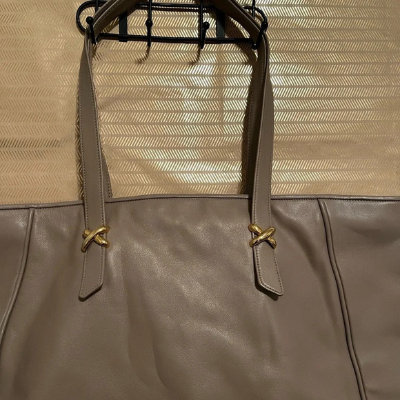 ANN KLEIN~ LG TOTE~ BEIGE/TAUPE~ NICE - Picture 5 of 7